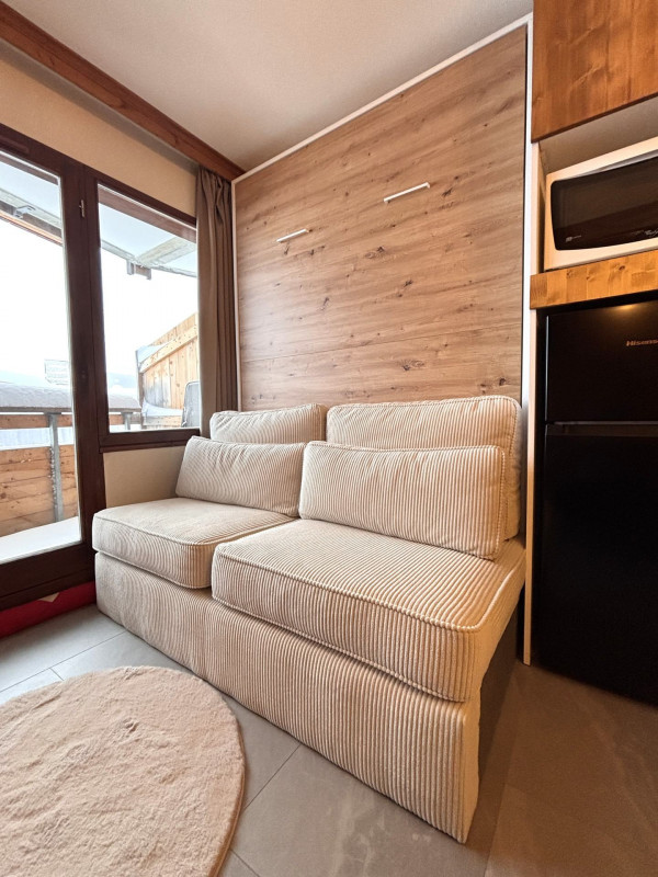 _lv_images__lot_0000000261_12_10022100