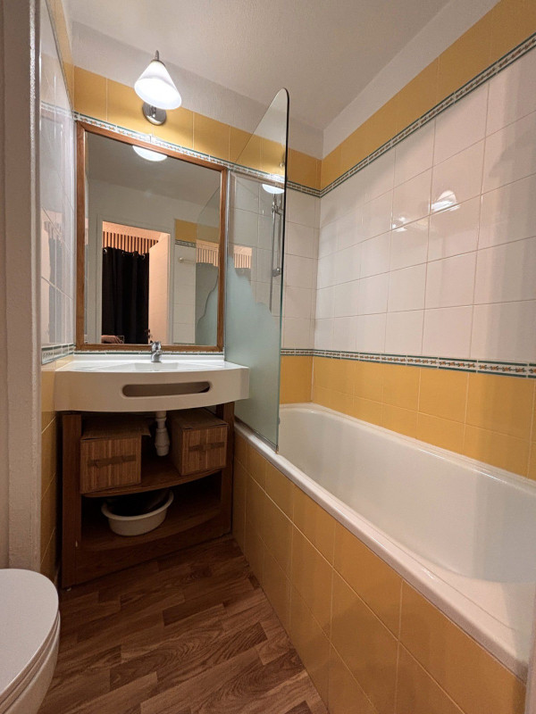 _lv_images__lot_0000000261_14_10015435 _lv_images__lot_0000000261_14_10015435