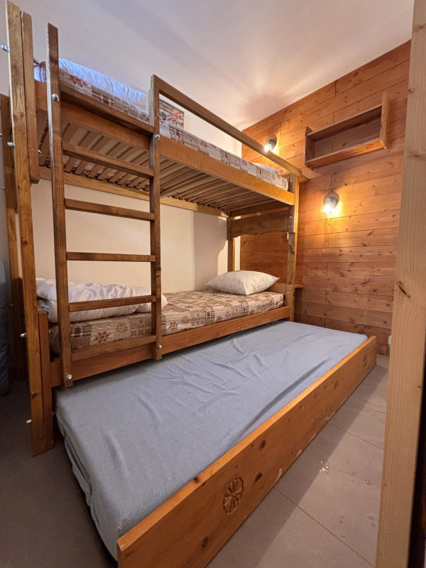 _lv_images__lot_0000000261_16_9756029 _lv_images__lot_0000000261_16_9756029