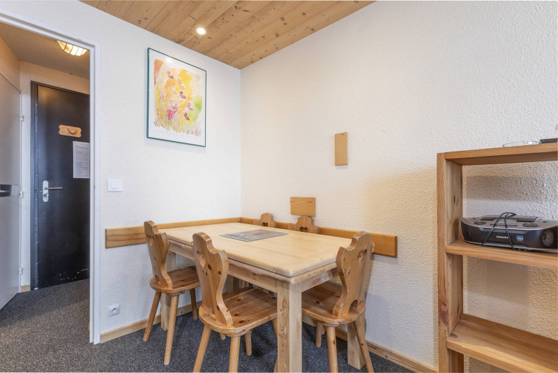 _lv_images__lot_0000020027_05_9574834