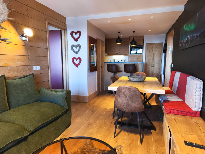 _lv_images__lot_0000050009_05_9361097