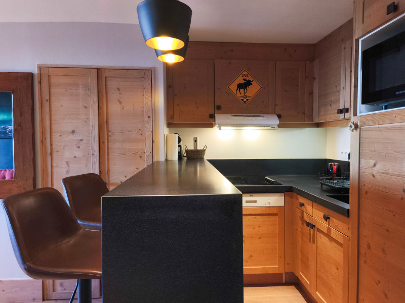 _lv_images__lot_0000050009_06_9329000