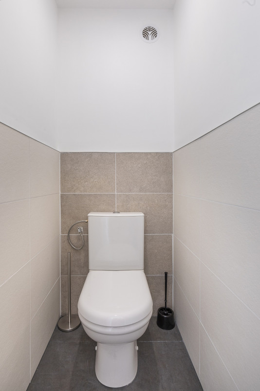 _lv_images__lot_0000070003_11_9713896