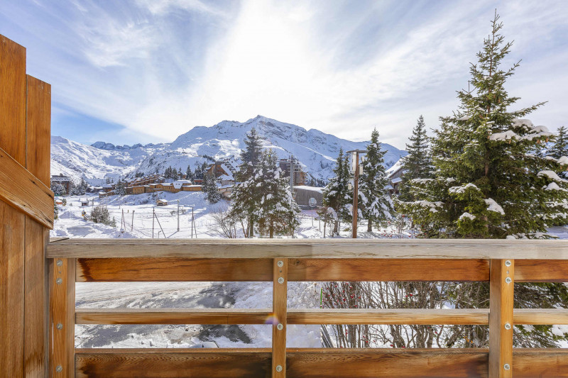 _lv_images__lot_0000070003_12_11030810