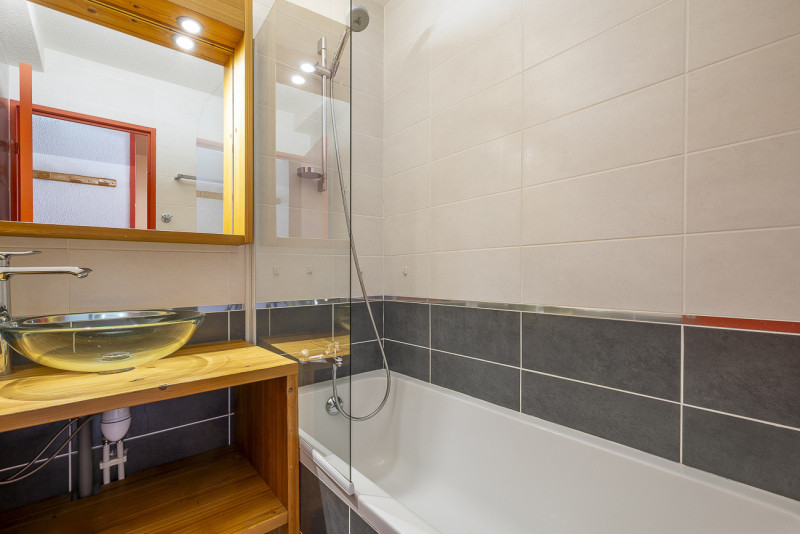 _lv_images__lot_0000080035_11_10245994