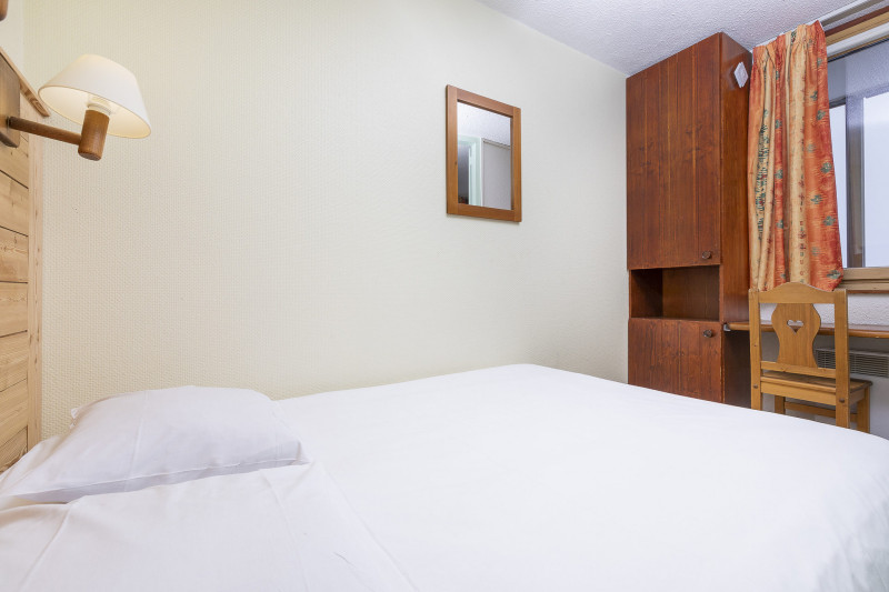 _lv_images__lot_0000080036_08_9740074 _lv_images__lot_0000080036_08_9740074