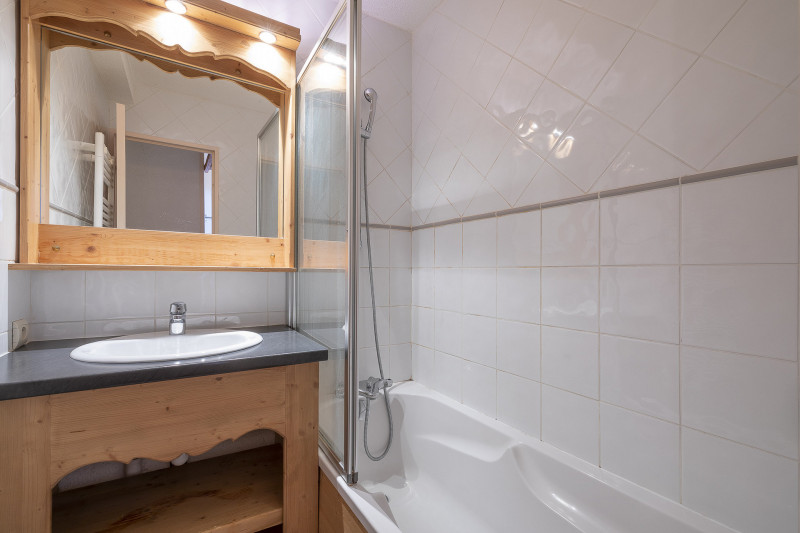 _lv_images__lot_0000080049_09_9837125