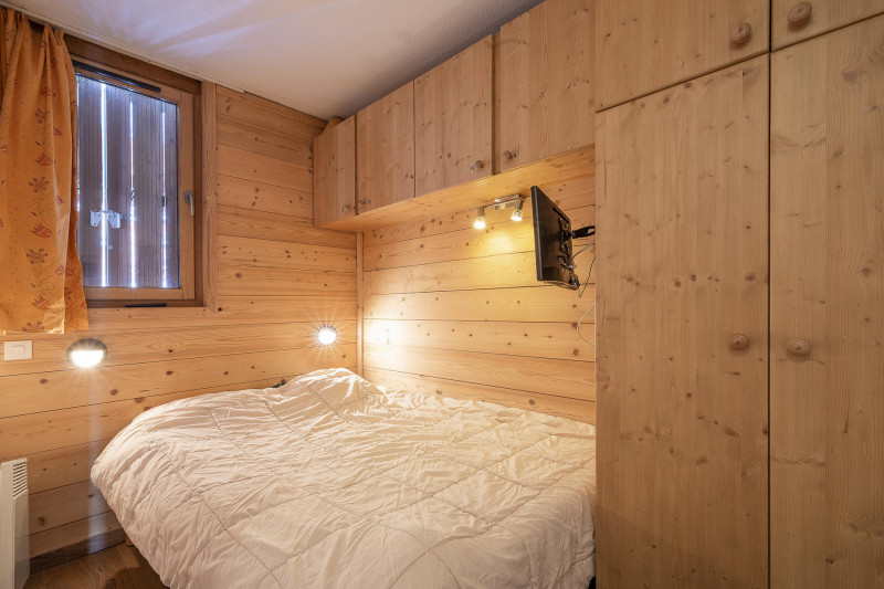 _lv_images__lot_0000080049_10_9738207