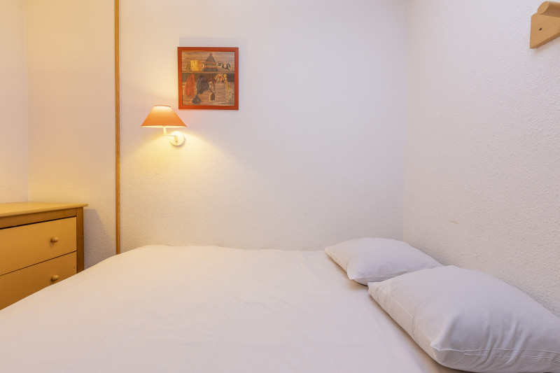 _lv_images__lot_0000080057_08_9672966