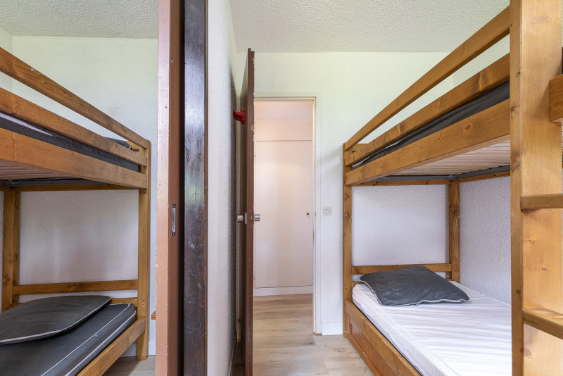 _lv_images__lot_0000100023_10_9343356