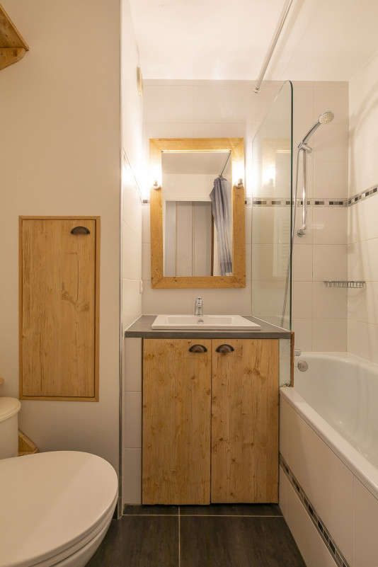 _lv_images__lot_0000240002_09_10074310