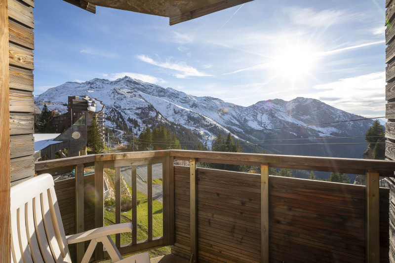 _lv_images__lot_0000240018_11_10310402