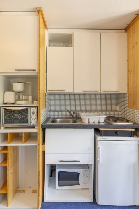 _lv_images__lot_0000300004_07_9680962