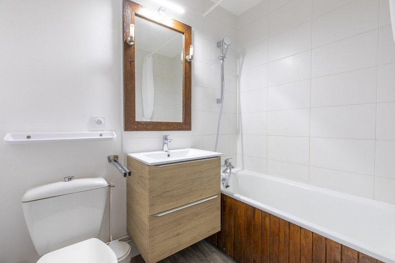 _lv_images__lot_0000310002_13_9872398