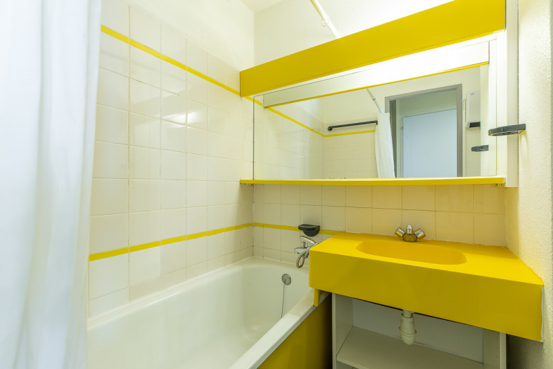 _lv_images__lot_0000370002_08_9926020