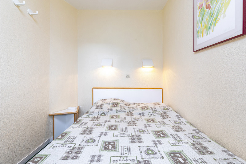 _lv_images__lot_0000370002_10_10148700