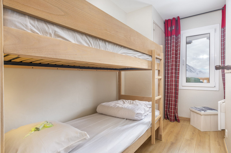 _lv_images__lot_0000390013_13_9718114