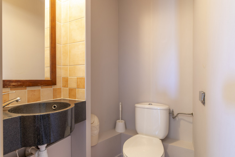 _lv_images__lot_0000390905_11_9600400