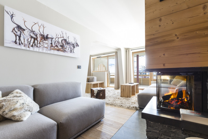 _lv_images__lot_0000400001_01_10237207