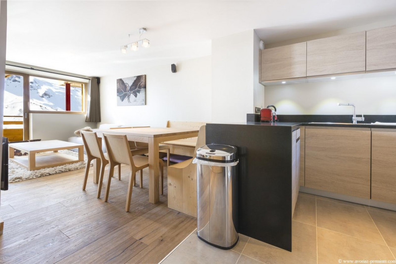 _lv_images__lot_0000400003_04_9348233