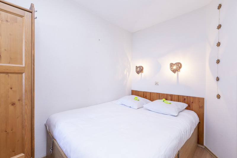 _lv_images__lot_0000430016_12_9745024 _lv_images__lot_0000430016_12_9745024