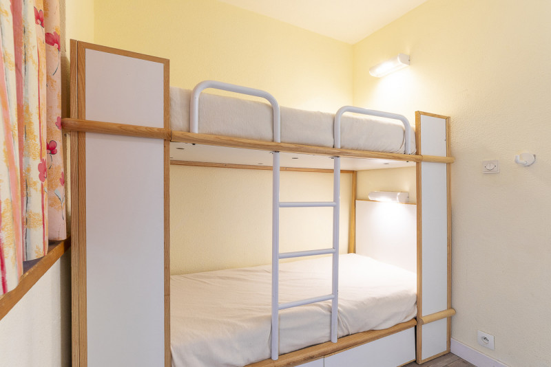 _lv_images__lot_0000430017_11_9607026