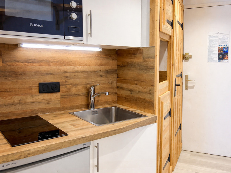 _lv_images__lot_0000450002_07_10067901