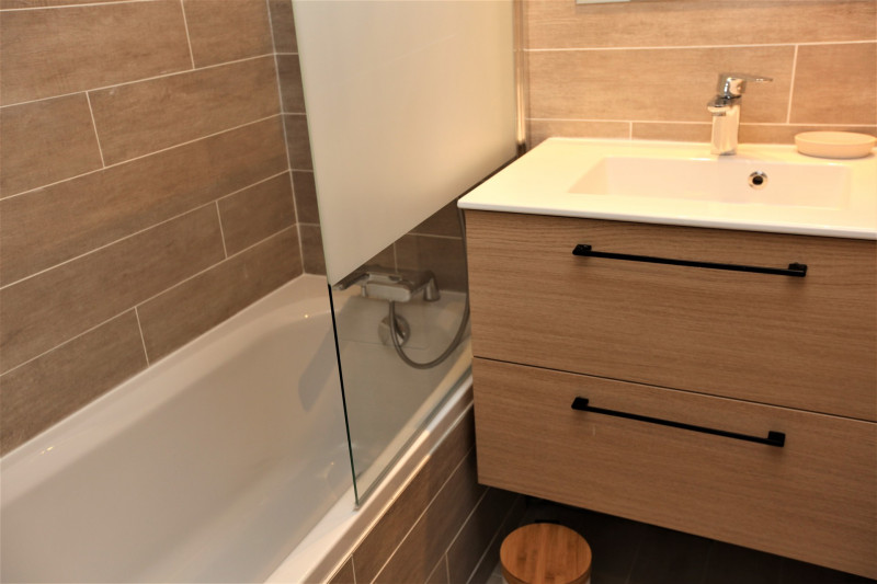 _lv_images__lot_0000470001_08_10201982