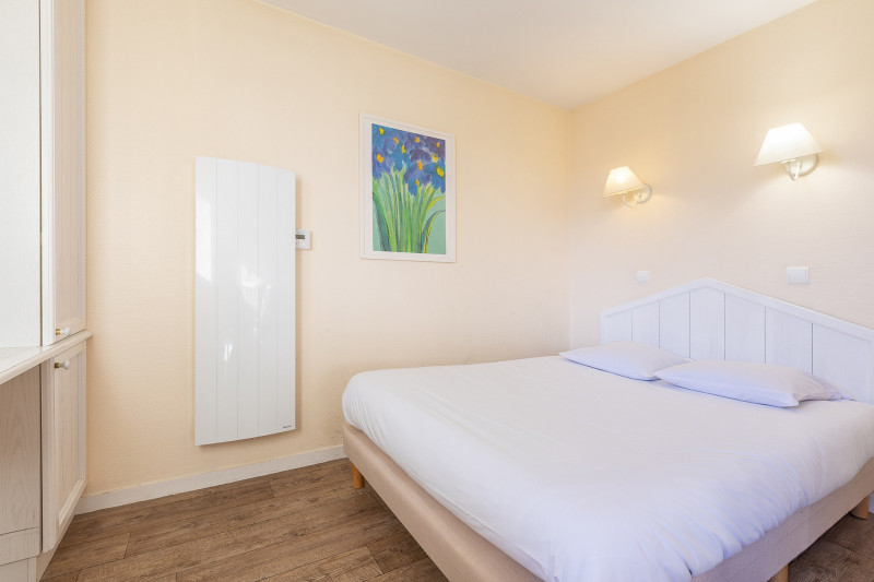 _lv_images__lot_0000490003_09_9778579 _lv_images__lot_0000490003_09_9778579