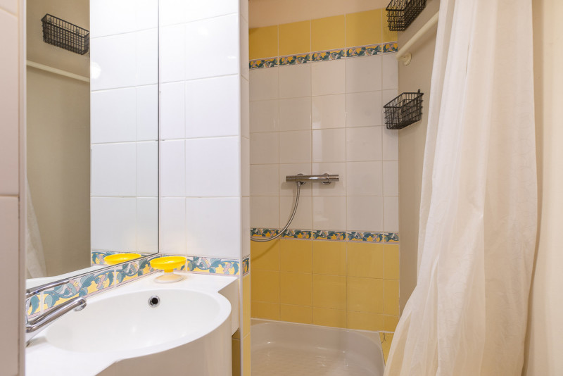 _lv_images__lot_0000490007_13_10332288