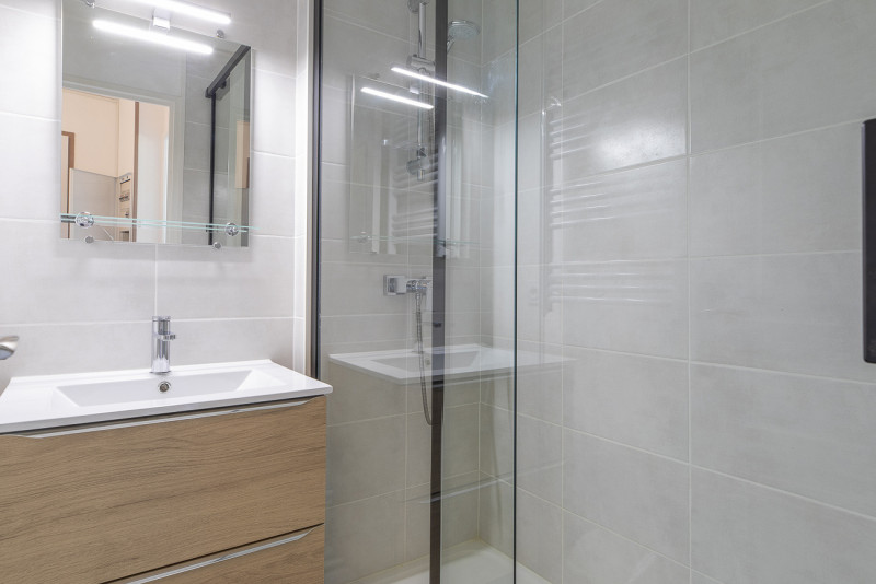 _lv_images__lot_0000490012_11_9906005