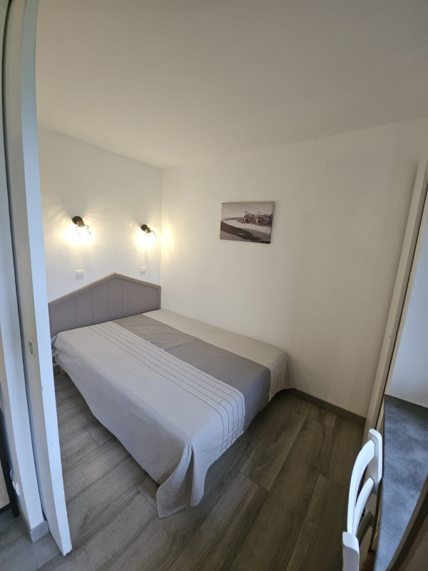 _lv_images__lot_0000490013_04_10080284