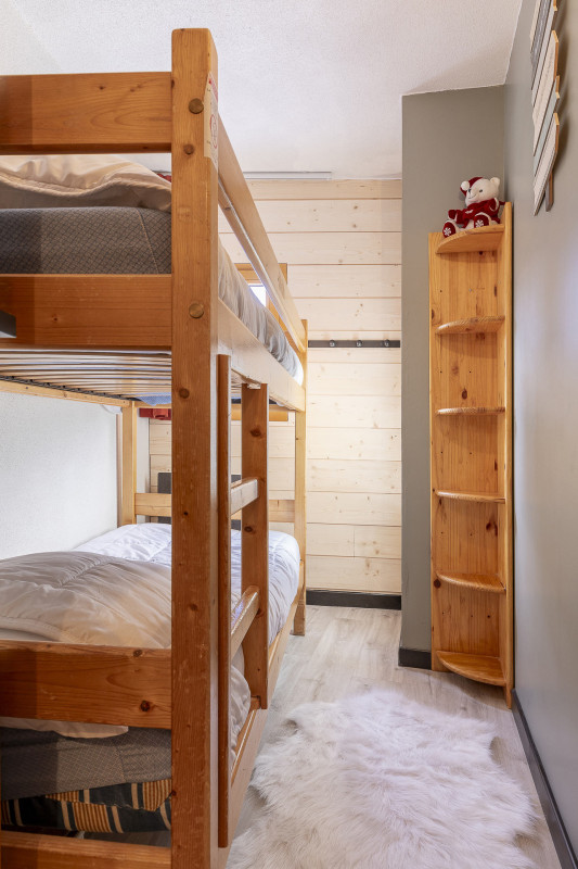 _lv_images__lot_0000550003_13_10113958