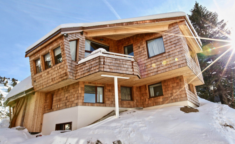 _lv_images__lot_0002100210_01_9572492