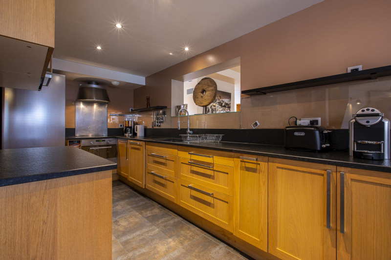 _lv_images__lot_0002500001_06_9690918 _lv_images__lot_0002500001_06_9690918