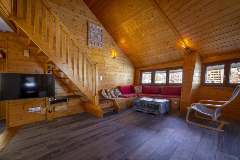 _lv_images__lot_0002700001_13_10236941