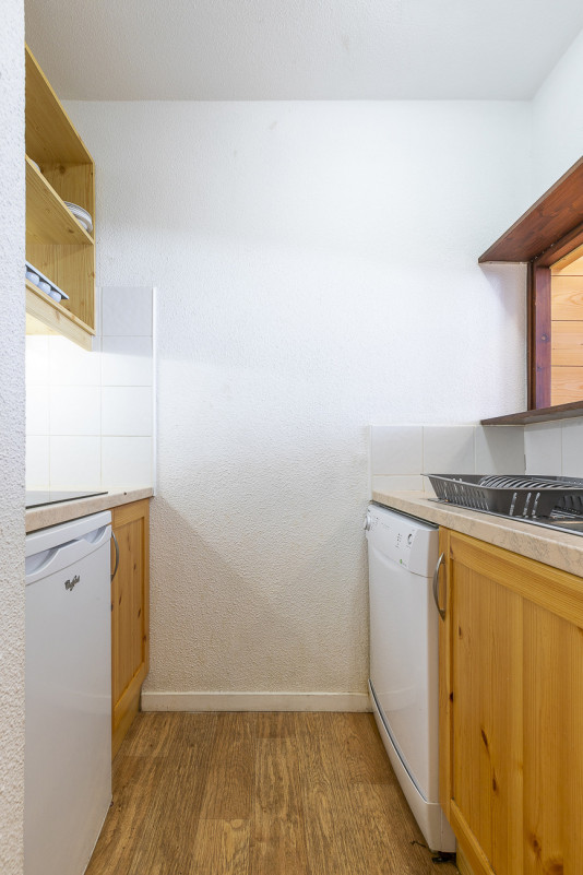 _lv_images__lot_0002800019_11_9731876