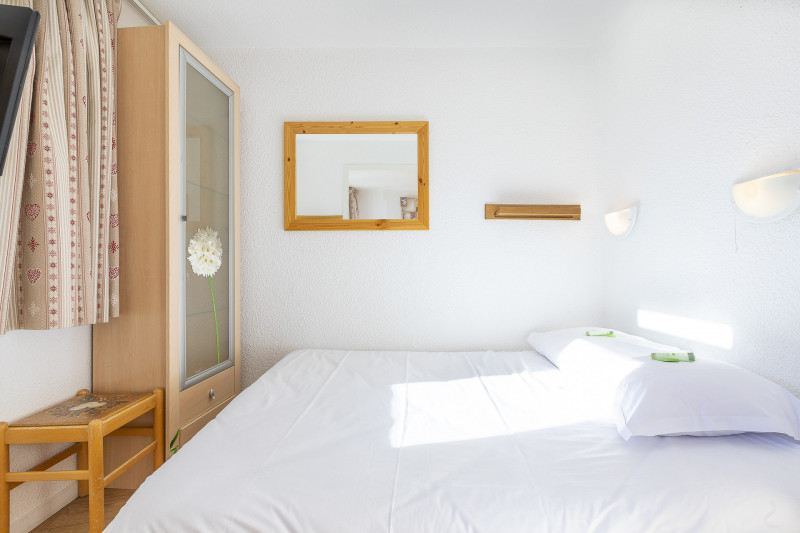 _lv_images__lot_0002800022_09_9984159 _lv_images__lot_0002800022_09_9984159