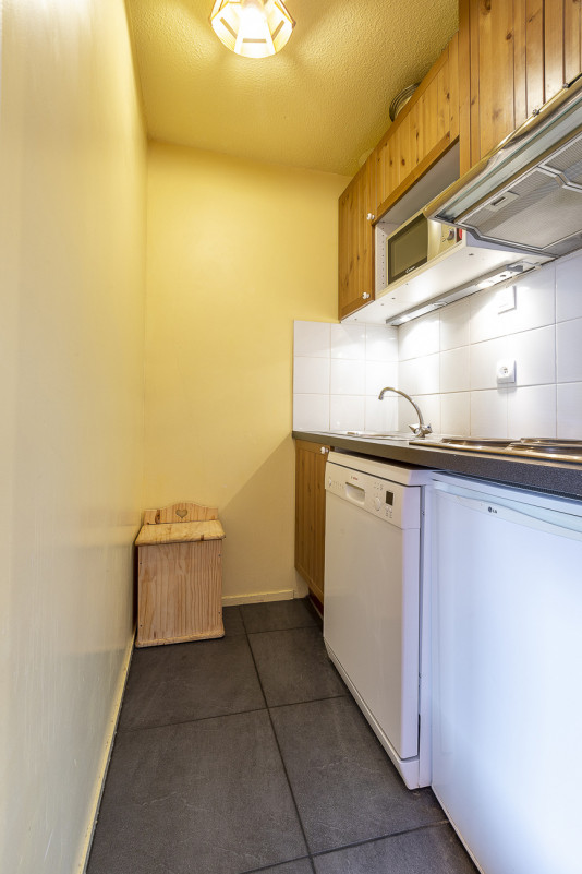 _lv_images__lot_0002800038_09_9206021