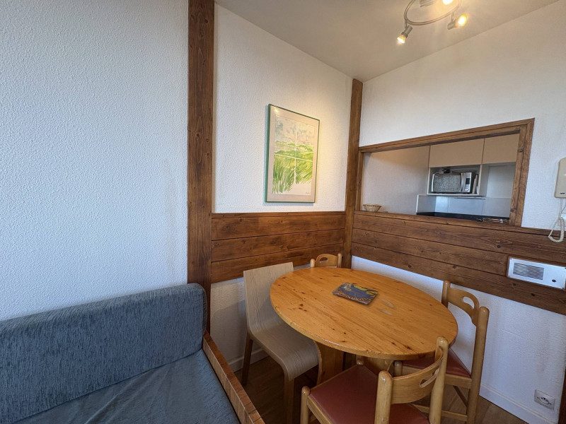 _lv_images__lot_0002800039_02_9470132