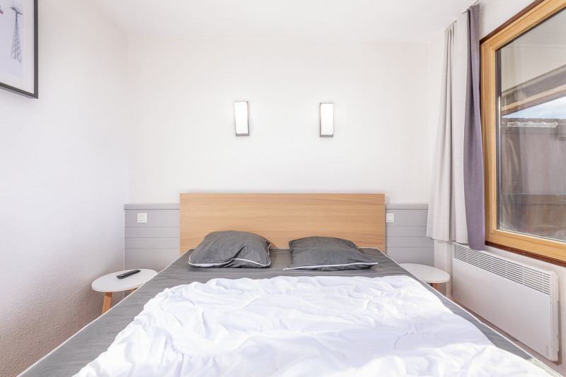 _lv_images__lot_0002800057_11_10362594