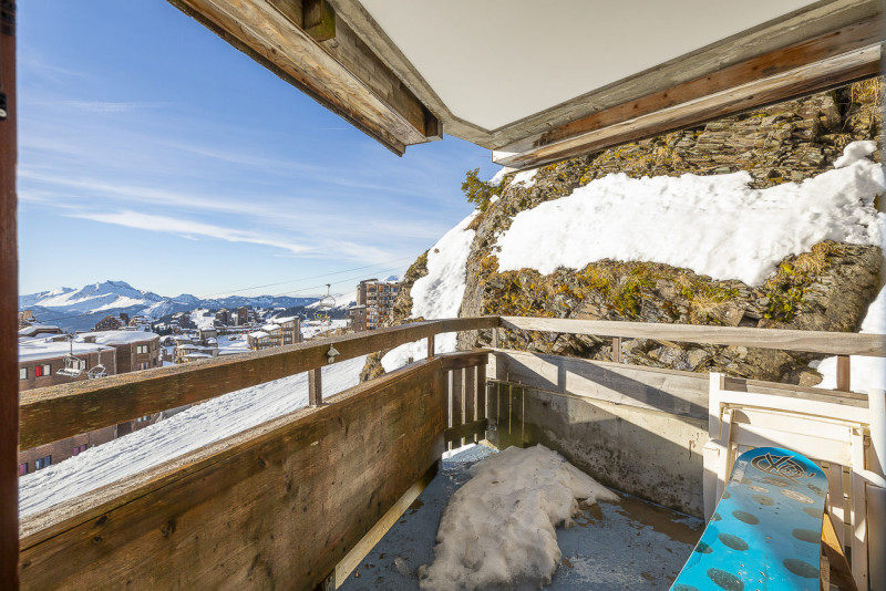 _lv_images__lot_0002800057_16_9336662