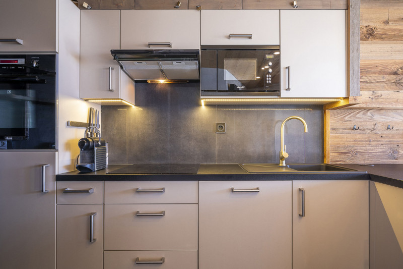 _lv_images__lot_0002800068_06_9443326