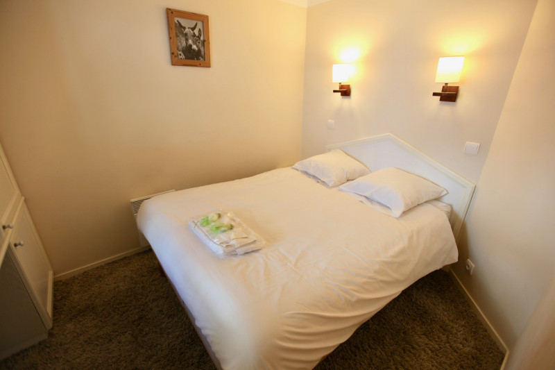 _lv_images__lot_0002800070_04_9535952 _lv_images__lot_0002800070_04_9535952