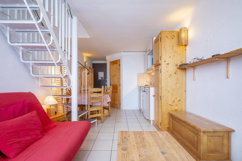 _lv_images__lot_0002800086_05_9992997