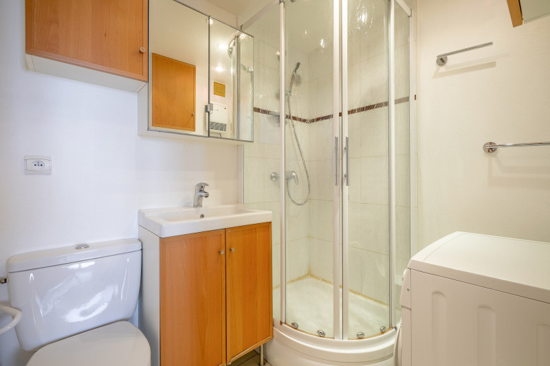 _lv_images__lot_0002800086_11_9337467