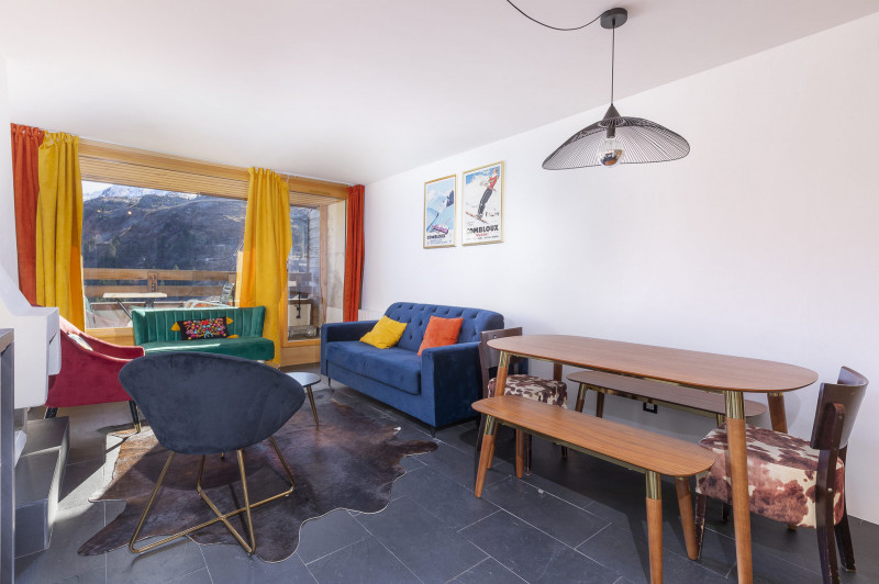 _lv_images__lot_0002800094_02_9719432