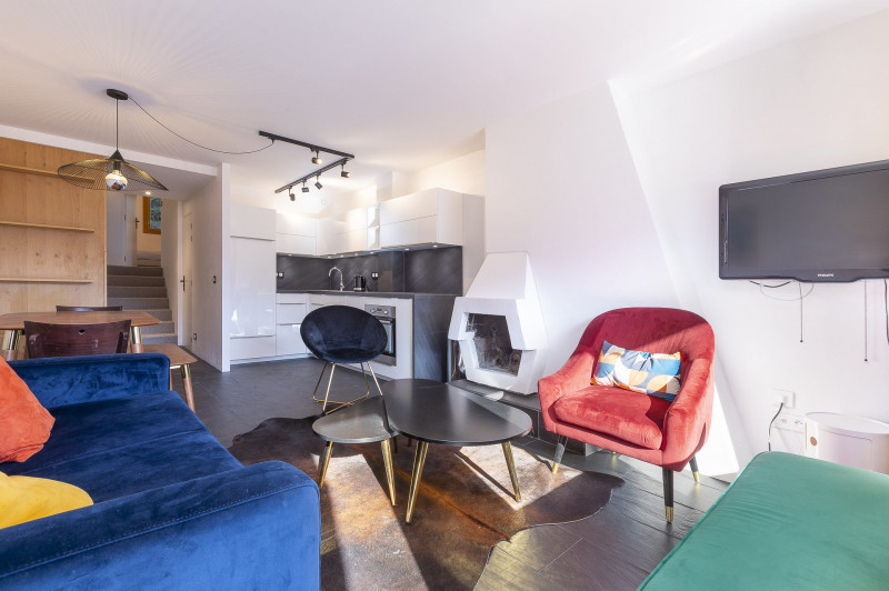 _lv_images__lot_0002800094_04_11069232