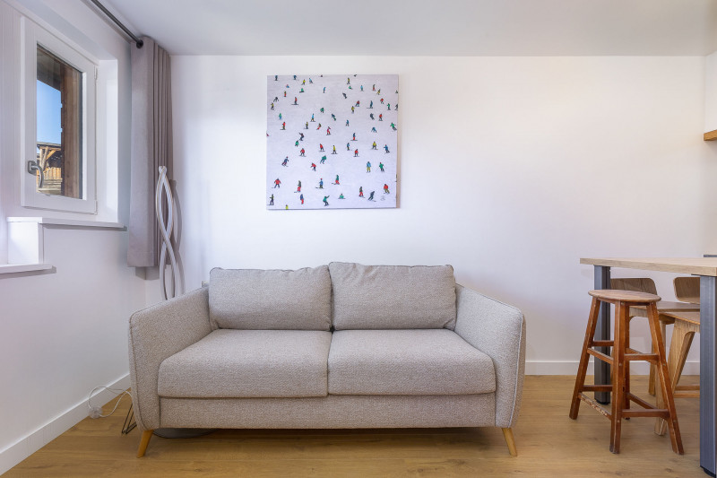 _lv_images__lot_0002800104_03_9679843 _lv_images__lot_0002800104_03_9679843