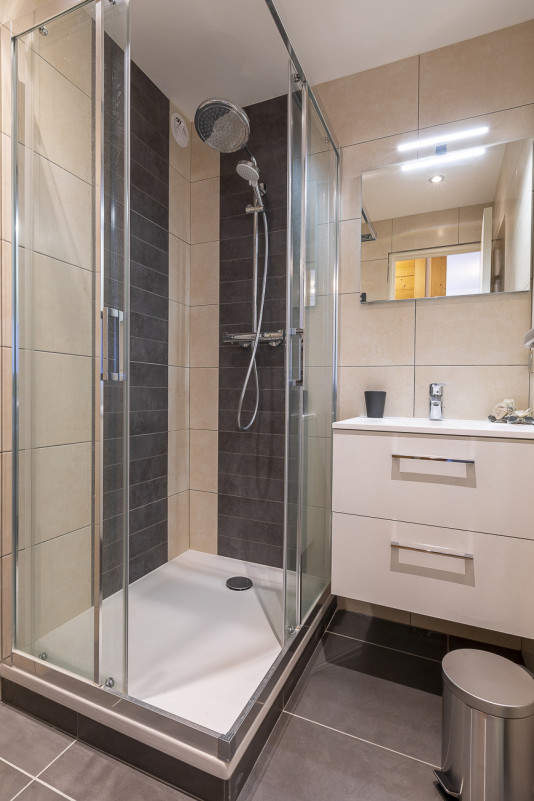 _lv_images__lot_0002800104_10_10121201 _lv_images__lot_0002800104_10_10121201